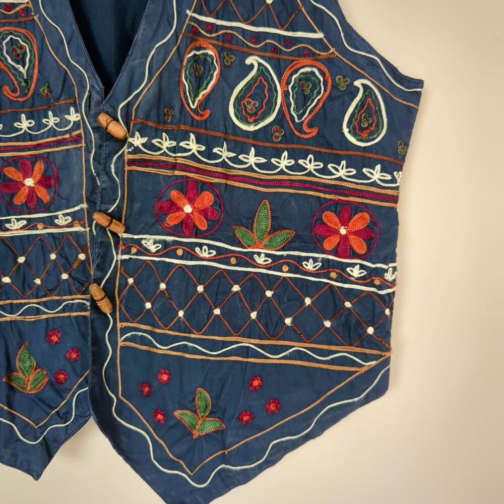 Vintage Blue Wooden Button Embroidered Floral Southwestern Vest Large Bohemian